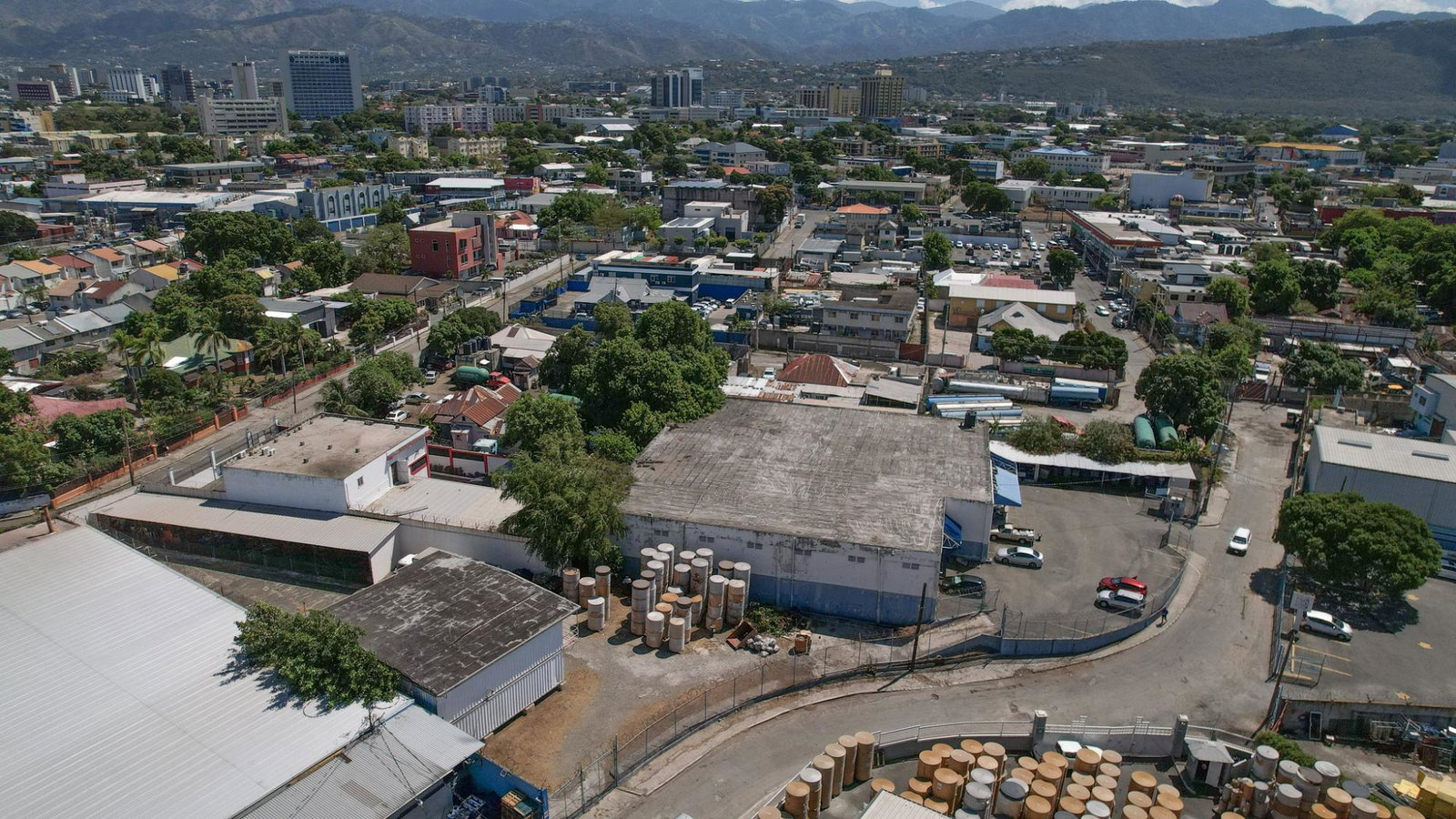 Sixth image of 8 Retirement Crescent in Kingston 5, St. Andrew, Jamaica - property is For Rent