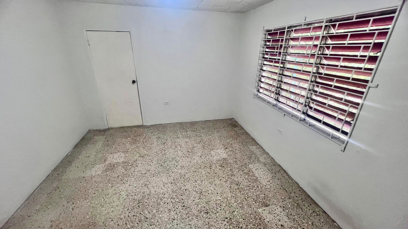 Prime-5-Bedroom-House-for-Sale-in-Lower-Stony-Hill-St.-Andrew-Jamaica Fifteenth image of 1c Long Lane in Constant Spring P.O., St. Andrew, Jamaica - property is For Sale