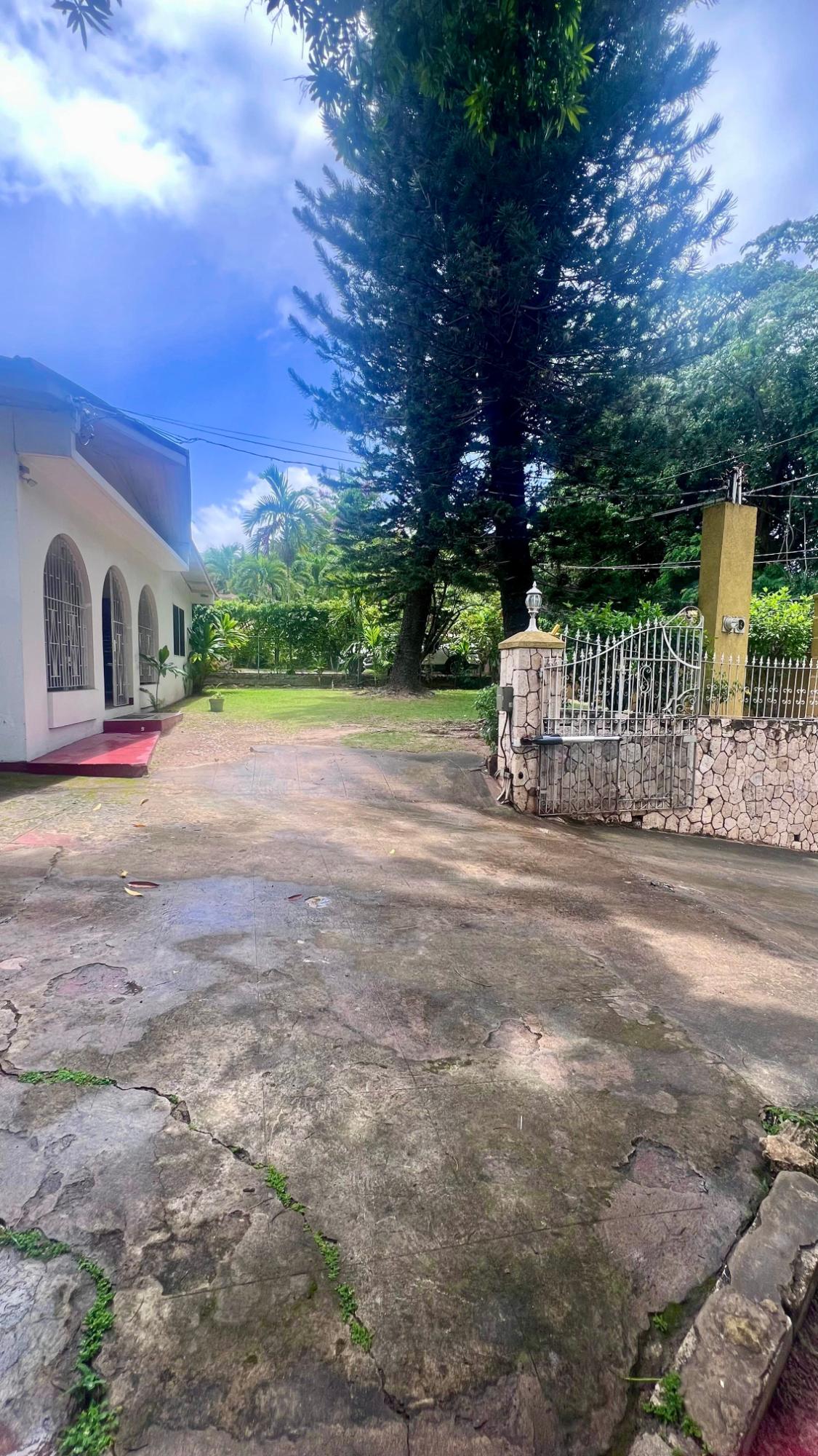Prime-5-Bedroom-House-for-Sale-in-Lower-Stony-Hill-St.-Andrew-Jamaica Fifth image of 1c Long Lane in Constant Spring P.O., St. Andrew, Jamaica - property is For Sale