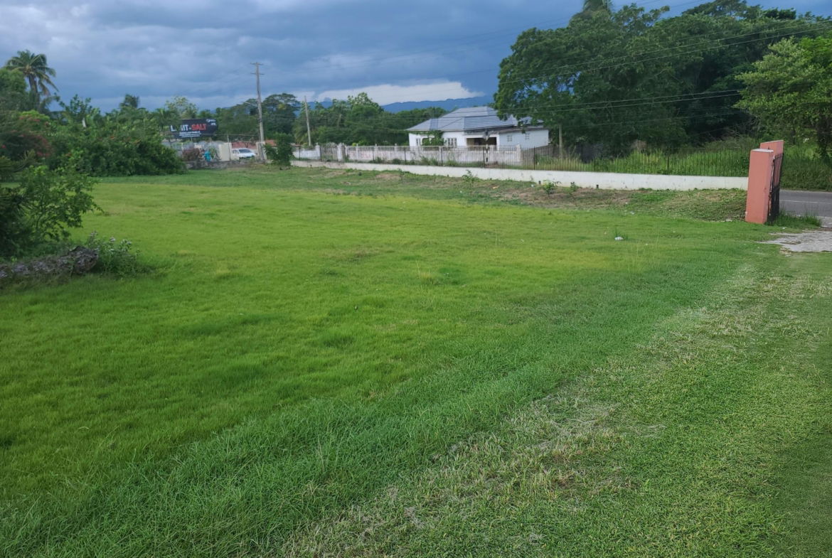 Sixth image of 88- Santa Cruz in Santa Cruz, St. Elizabeth, Jamaica - property is For Sale