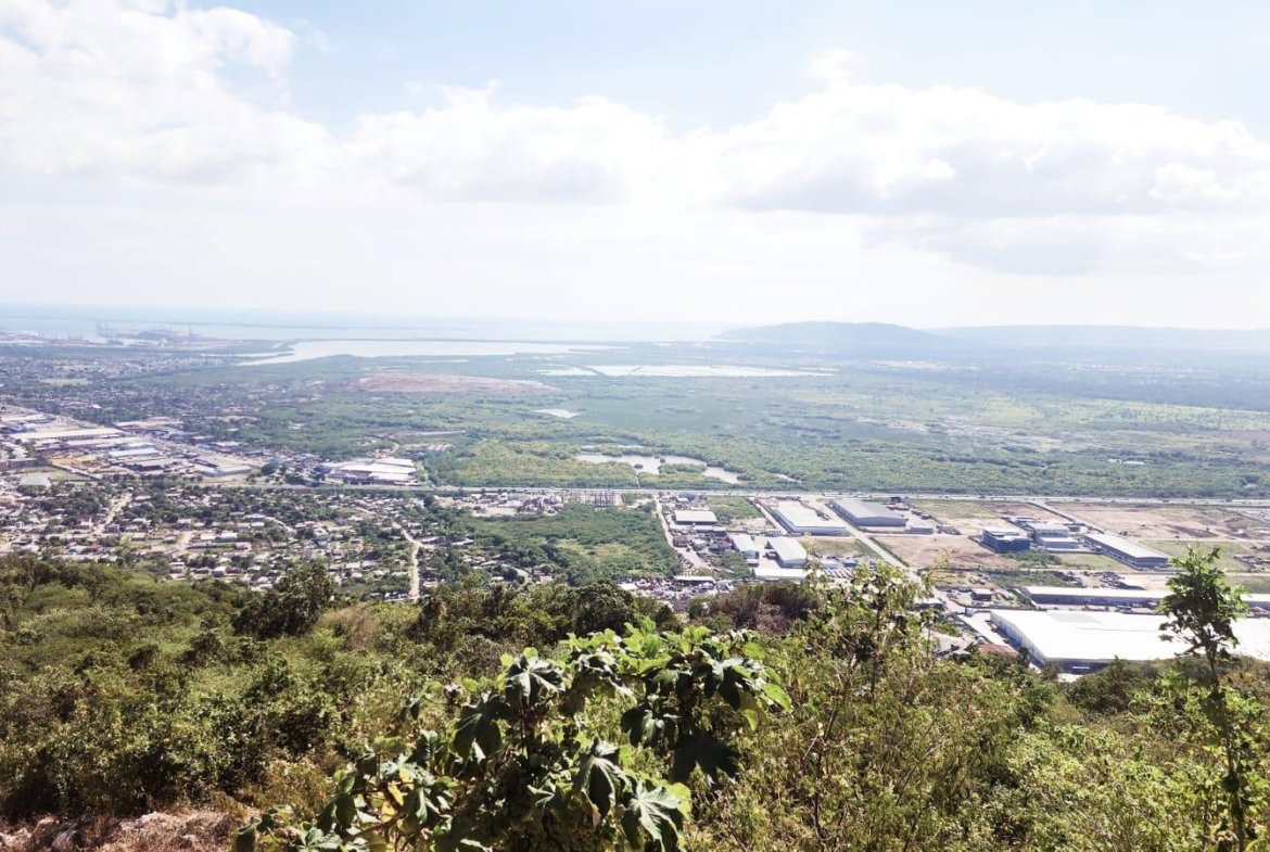 Sixth image of 296a Cragstone Drive, Plantati in Kingston 19, St. Andrew, Jamaica - property is For Sale