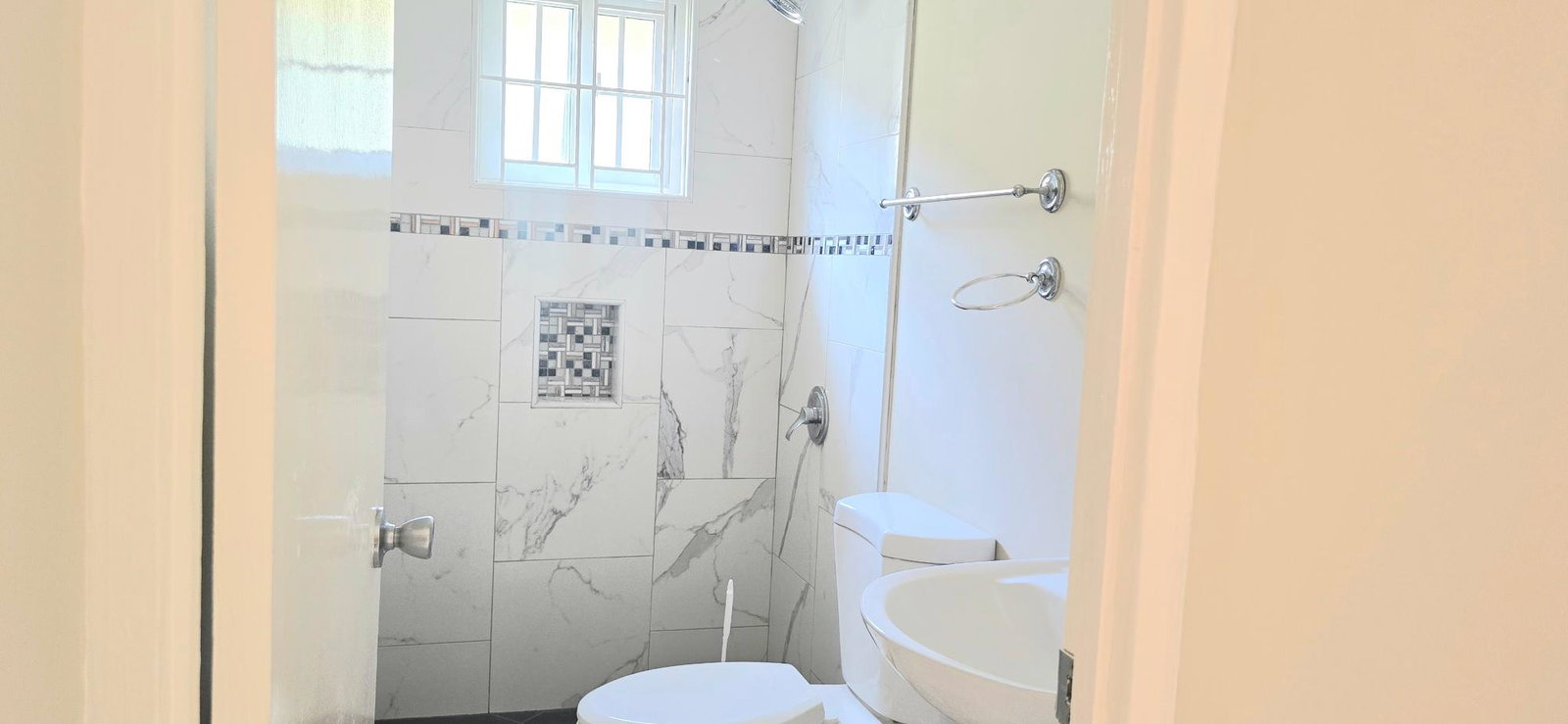 Tenth image of Apt 4-133 Pine Boulevard in Kingston 6, St. Andrew, Jamaica - property is For Rent