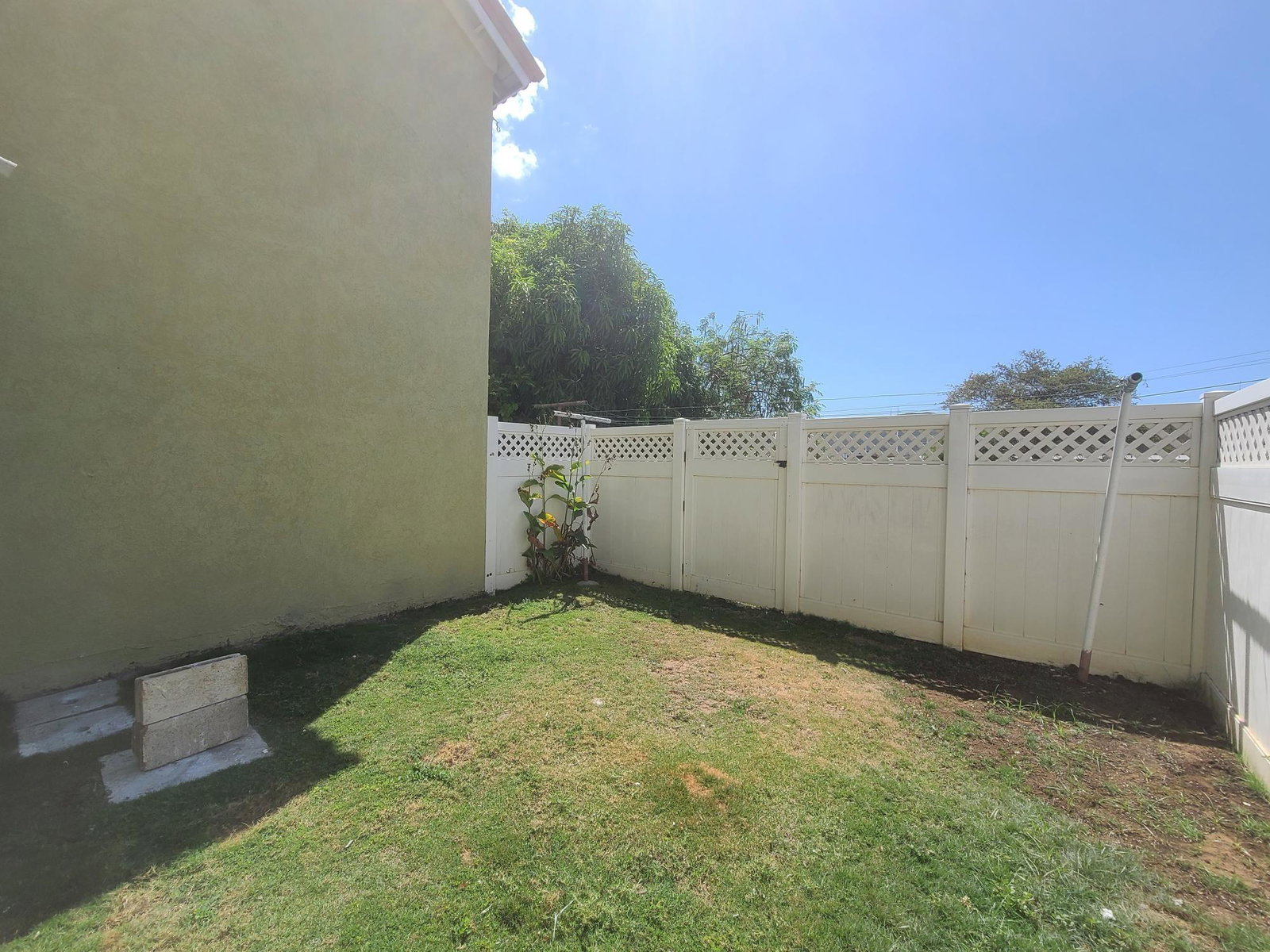 Renovated-2-Bed-2-Bath-Townhouse-for-Rent-in-Portmore-Country-Club-St.-Catherine Fifth image of 73 Bromely Close in Portmore Country Club, St. Catherine, Jamaica - property is For Rent