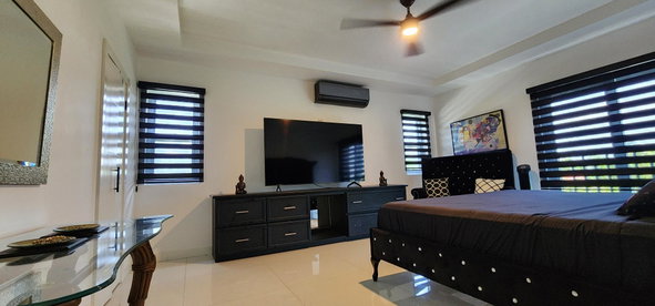 Seventh image of 404-22a East Kings House Road in Kingston 6, St. Andrew, Jamaica - property is For Sale
