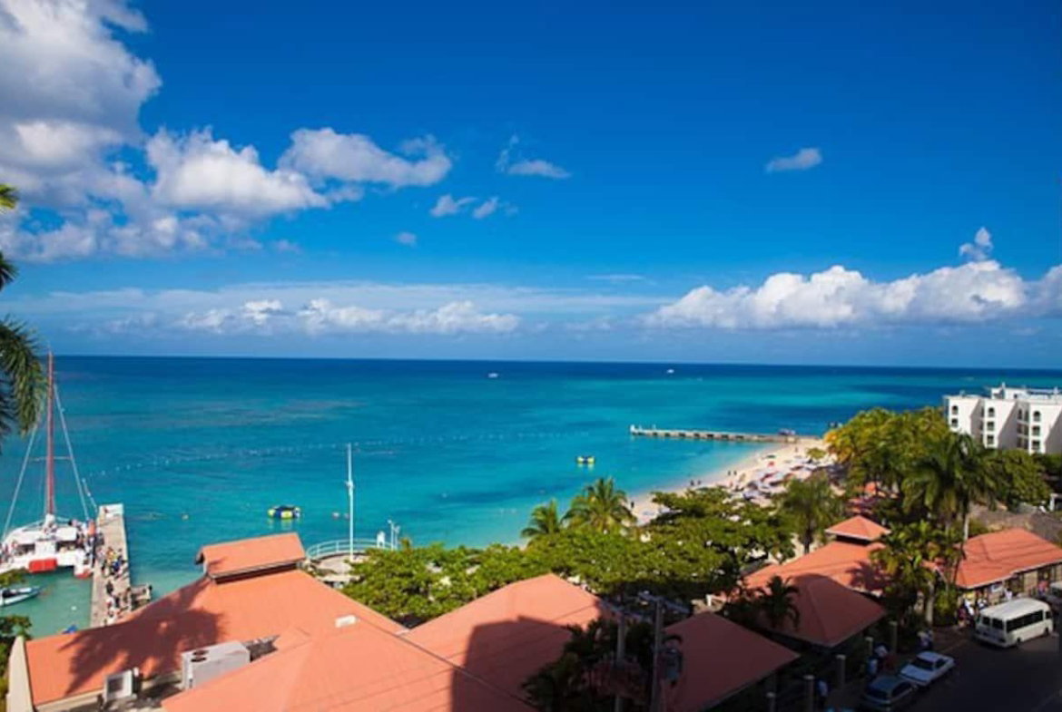 Second image of 608- 11 Queens Dr, St. James in Montego Bay, St. James, Jamaica - property is For Sale