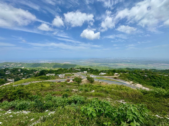Sixth image of 33 Chanteclaire Avenue in Red Hills, St. Andrew, Jamaica - property is For Sale