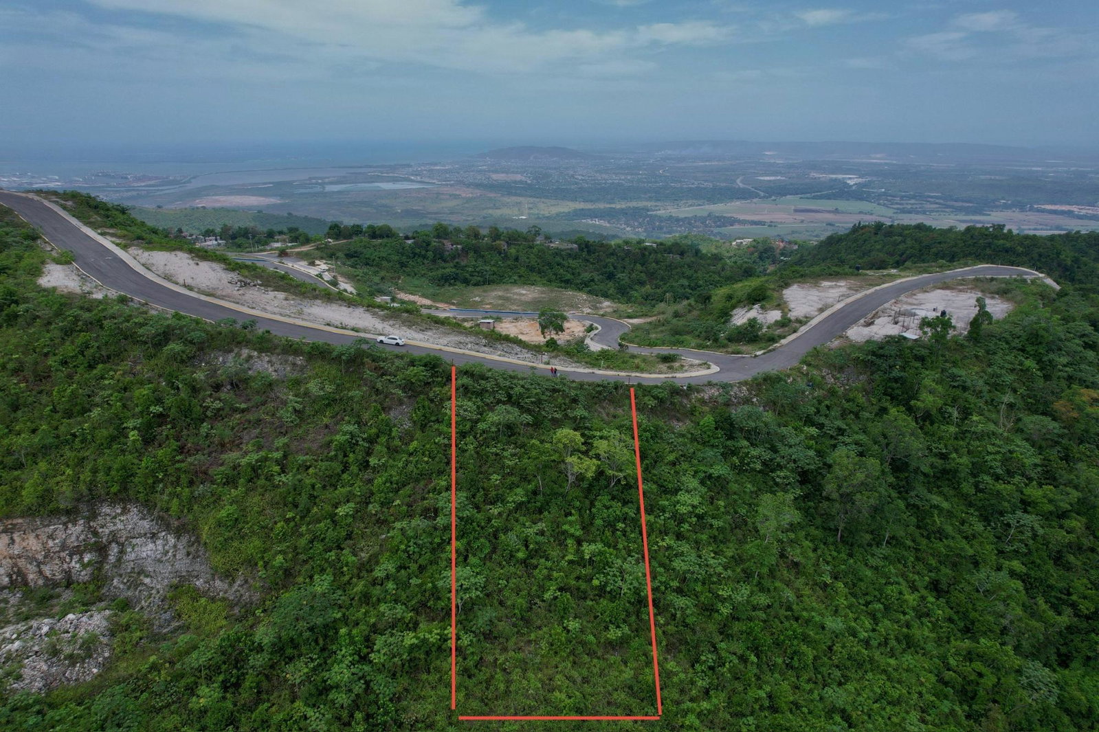 Seventh image of 33 Chanteclaire Avenue in Red Hills, St. Andrew, Jamaica - property is For Sale