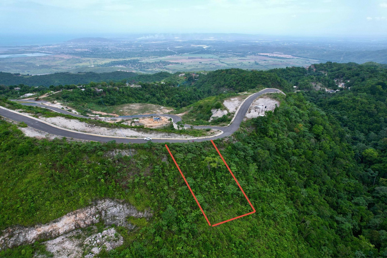 Ninth image of 33 Chanteclaire Avenue in Red Hills, St. Andrew, Jamaica - property is For Sale