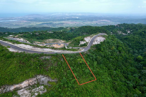 Ninth image of 33 Chanteclaire Avenue in Red Hills, St. Andrew, Jamaica - property is For Sale