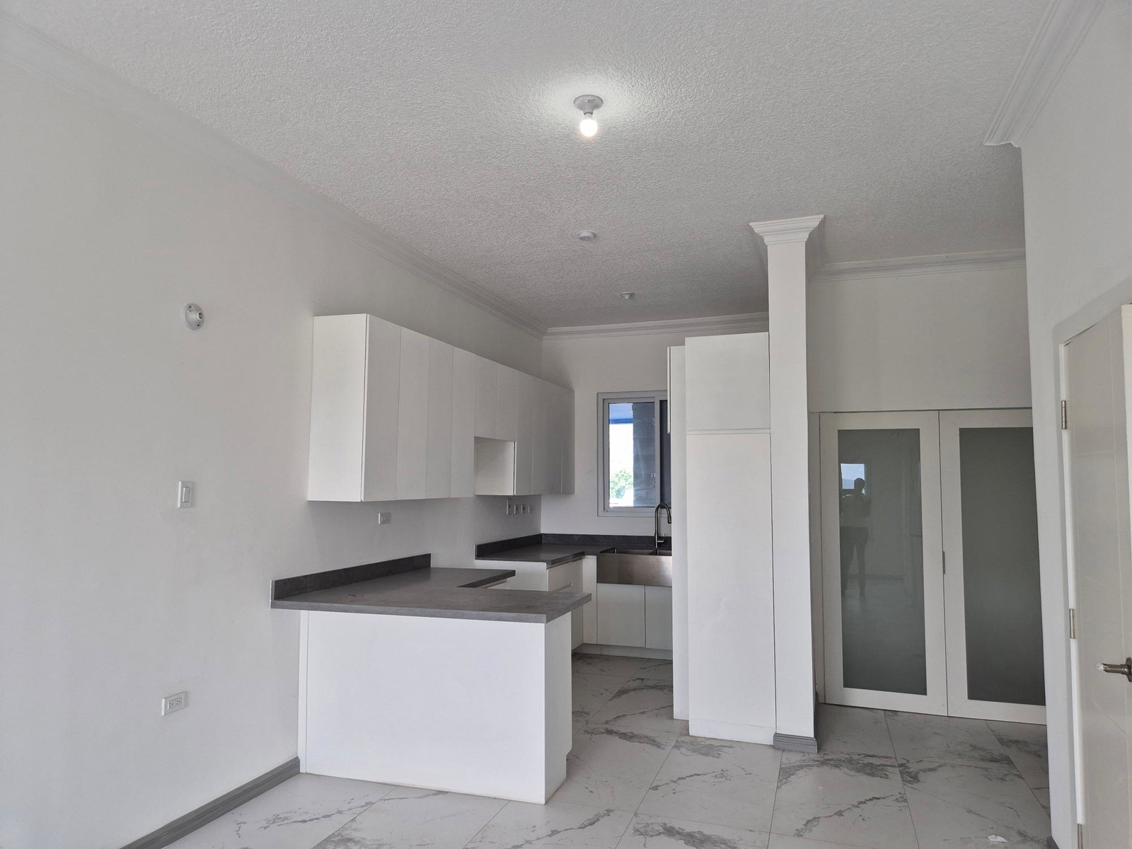 Sky-View-Luxury-Apartments-for-Rent-in-Kingston-6-Jamaica-Modern-3rd-Floor-Apartment Fifth image of 19-2 Hibiscus Drive in Kingston 6, St. Andrew, Jamaica - property is For Rent