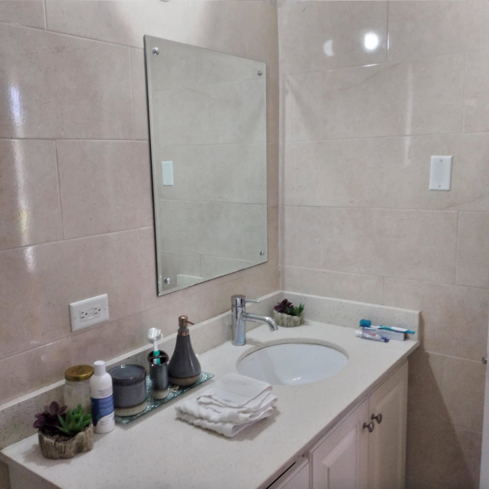 Spacious-1-Bedroom-Apartment-for-Sale-in-St.-Andrew-Jamaica-26-19a-Merrivale-Close Ninth image of 26-19a Merrivale Close in Kingston 8, St. Andrew, Jamaica - property is For Sale