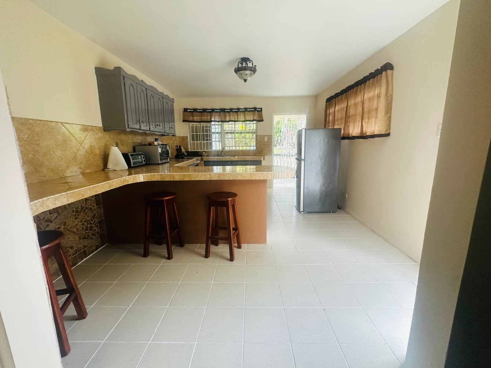 Eighth image of 11 Unity Hall in Unity Hall, St. James, Jamaica - property is For Rent
