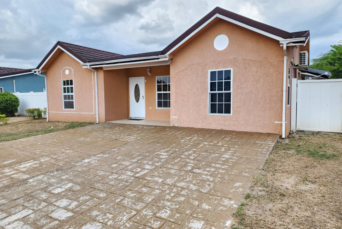 Second image of 190 Esperanza Drive in Spanish Town, St. Catherine, Jamaica - property is For Rent