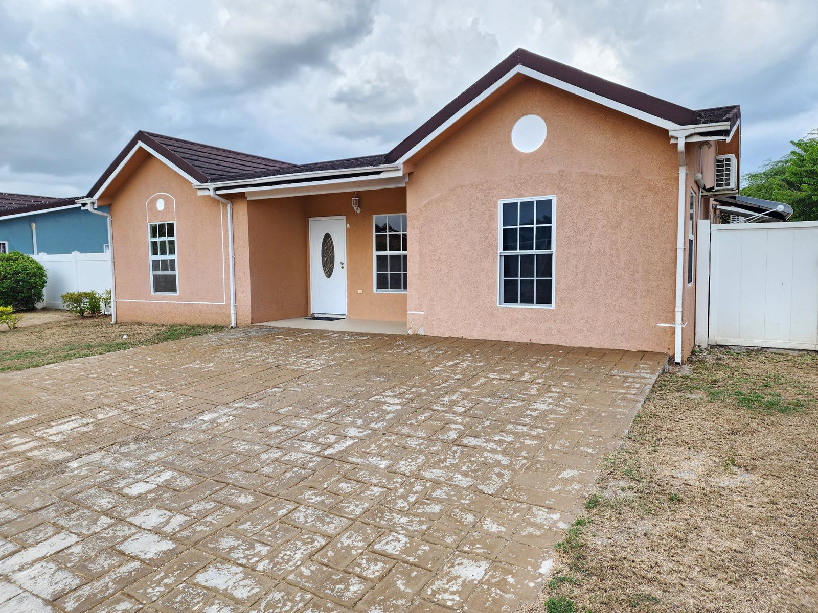 Second image of 190 Esperanza Drive in Spanish Town, St. Catherine, Jamaica - property is For Rent