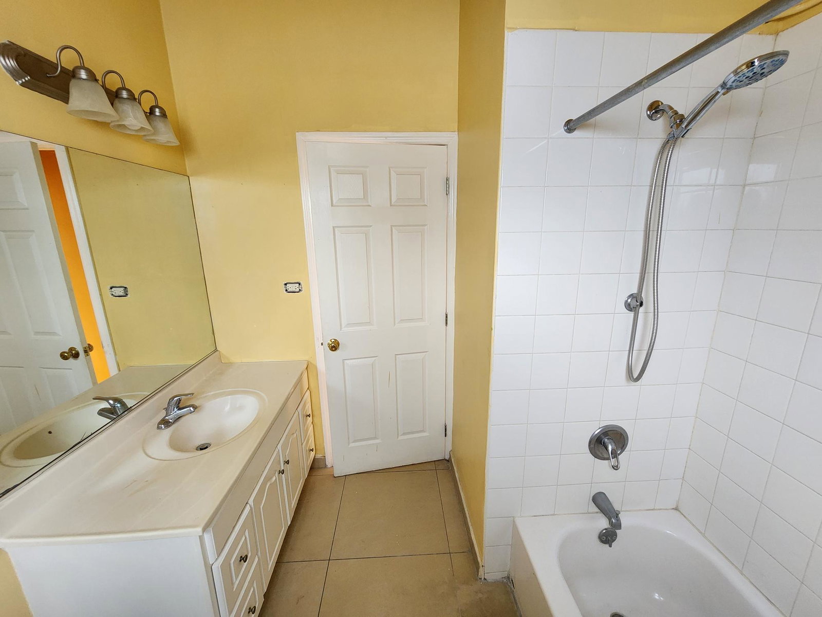Fourteenth image of 190 Esperanza Drive in Spanish Town, St. Catherine, Jamaica - property is For Rent