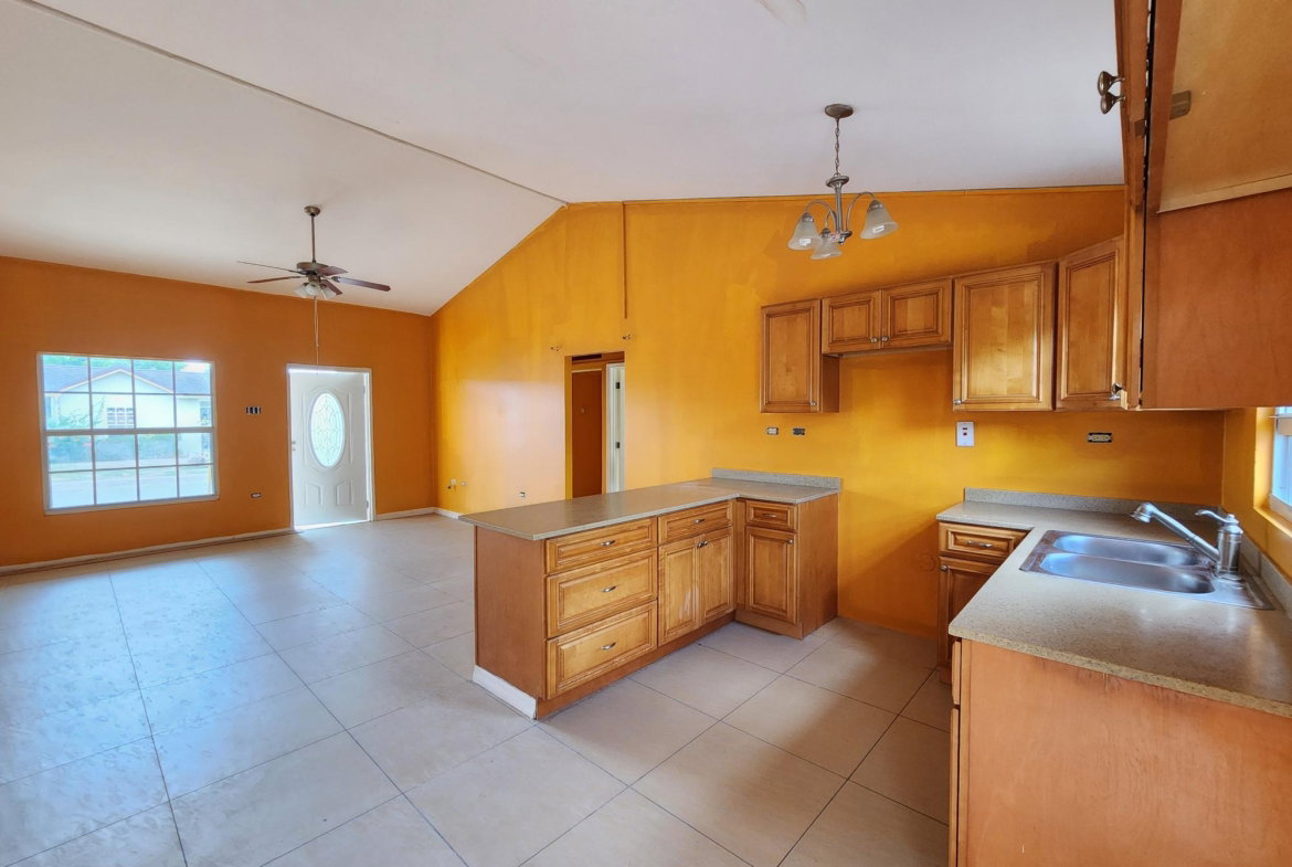 Seventh image of 190 Esperanza Drive in Spanish Town, St. Catherine, Jamaica - property is For Rent