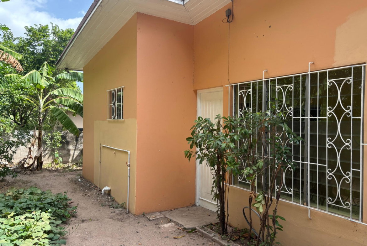 Twenty-First image of 10 Crotona Terrace in Kingston 20, St. Andrew, Jamaica - property is For Rent