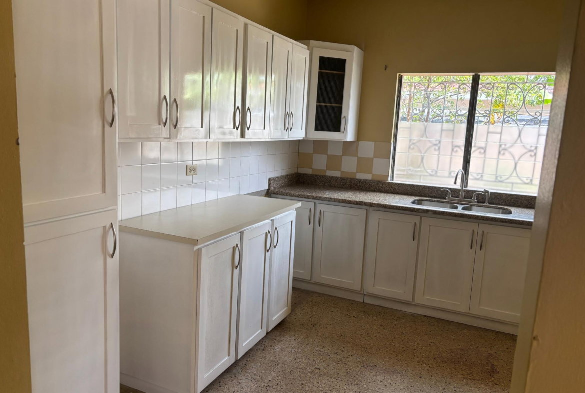 Eighth image of 10 Crotona Terrace in Kingston 20, St. Andrew, Jamaica - property is For Rent
