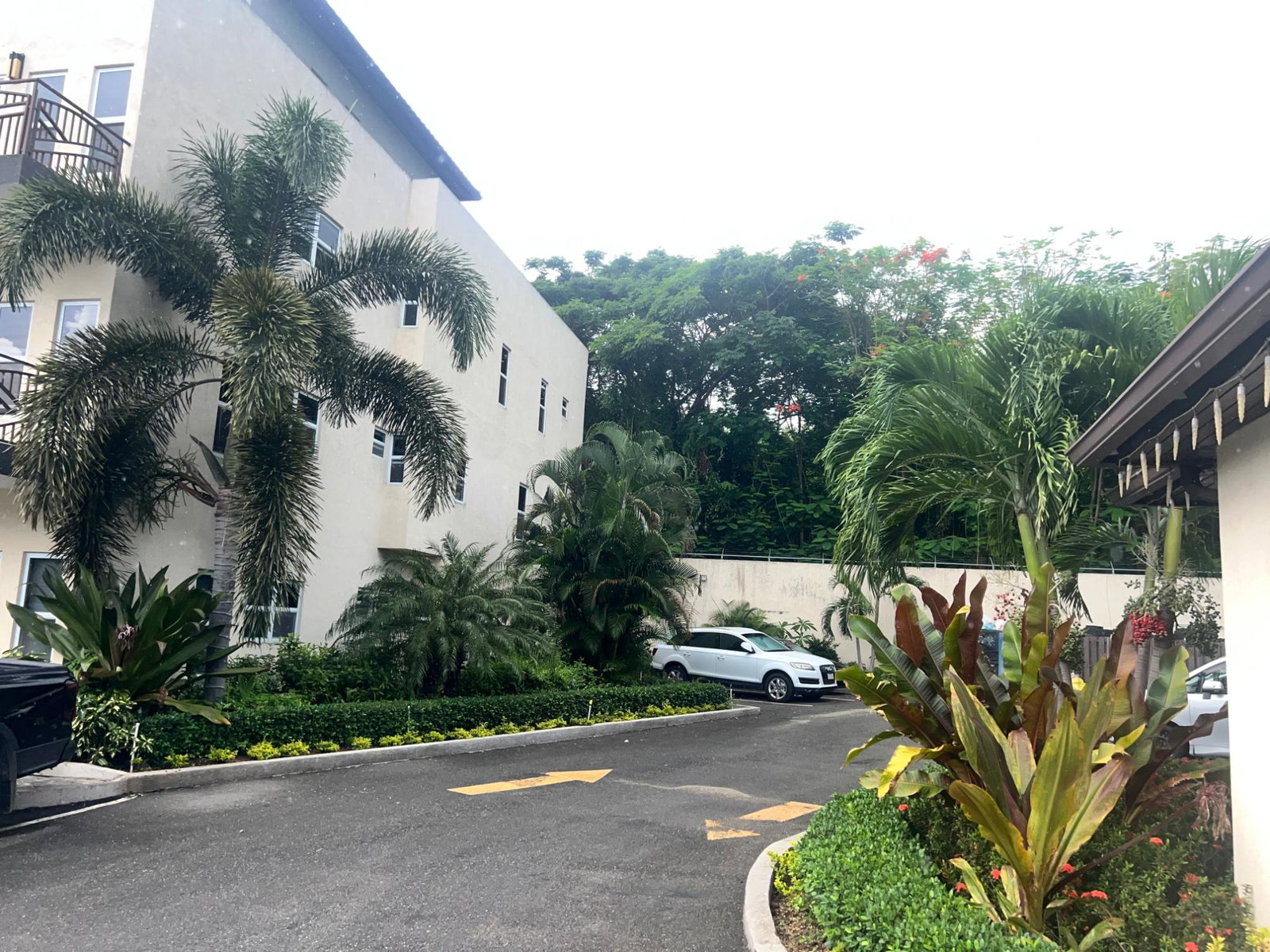 Spacious-3-Bedroom-Apartment-for-Rent-in-St.-Andrew-Jamaica-C1-12-Durie-Drive Third image of C1-12 Durie Drive in Kingston 8, St. Andrew, Jamaica - property is For Rent