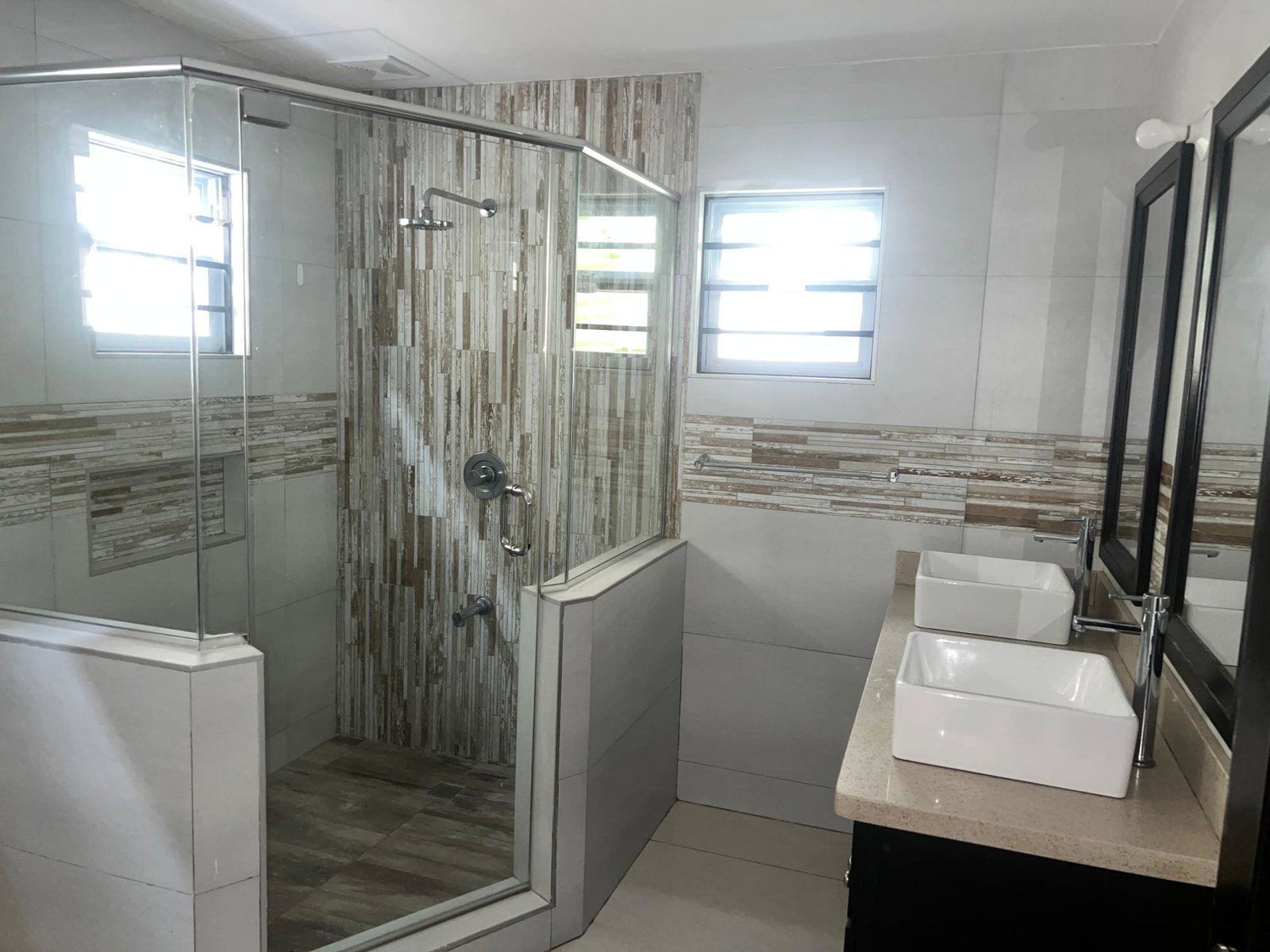 Spacious-3-Bedroom-Apartment-for-Rent-in-St.-Andrew-Jamaica-C1-12-Durie-Drive Tenth image of C1-12 Durie Drive in Kingston 8, St. Andrew, Jamaica - property is For Rent
