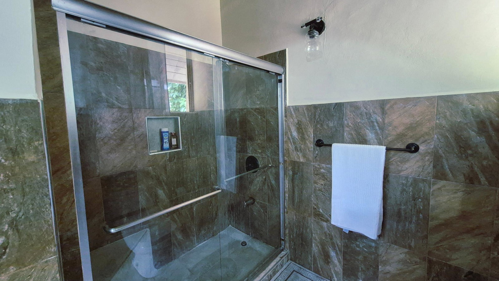 Spacious-3-Bedroom-Furnished-House-for-Rent-on-Leslie-Way-St.-Andrew-Jamaica Eleventh image of 2 Leslie Way in Kingston 19, St. Andrew, Jamaica - property is For Rent