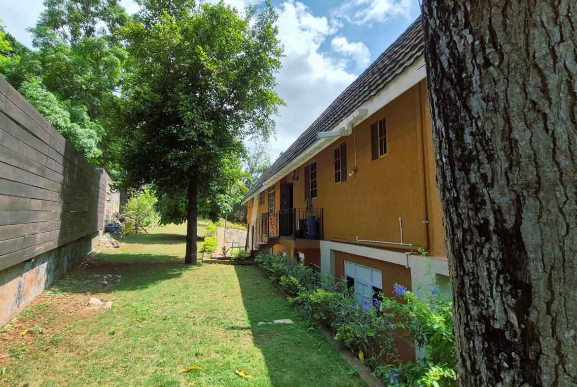 Thirteenth image of 2 Leslie Way in Kingston 19, St. Andrew, Jamaica - property is For Rent