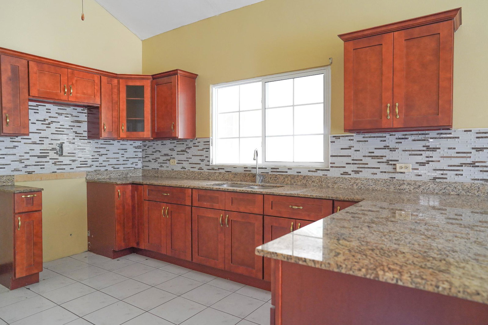 Seventh image of Lot 51 Grenada Blvd in Caribbean Estates, St. Catherine, Jamaica - property is For Rent
