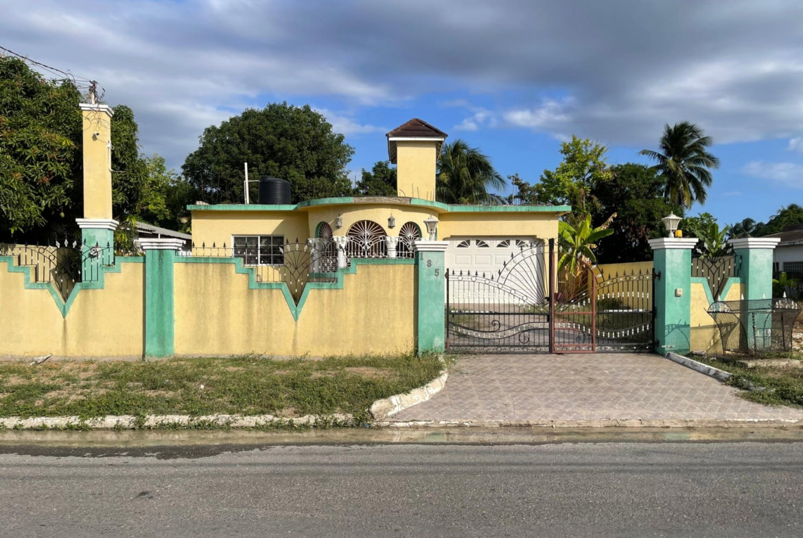First image of 185 Westminister Avenue in Horizon Park, St. Catherine, Jamaica - property is For Rent