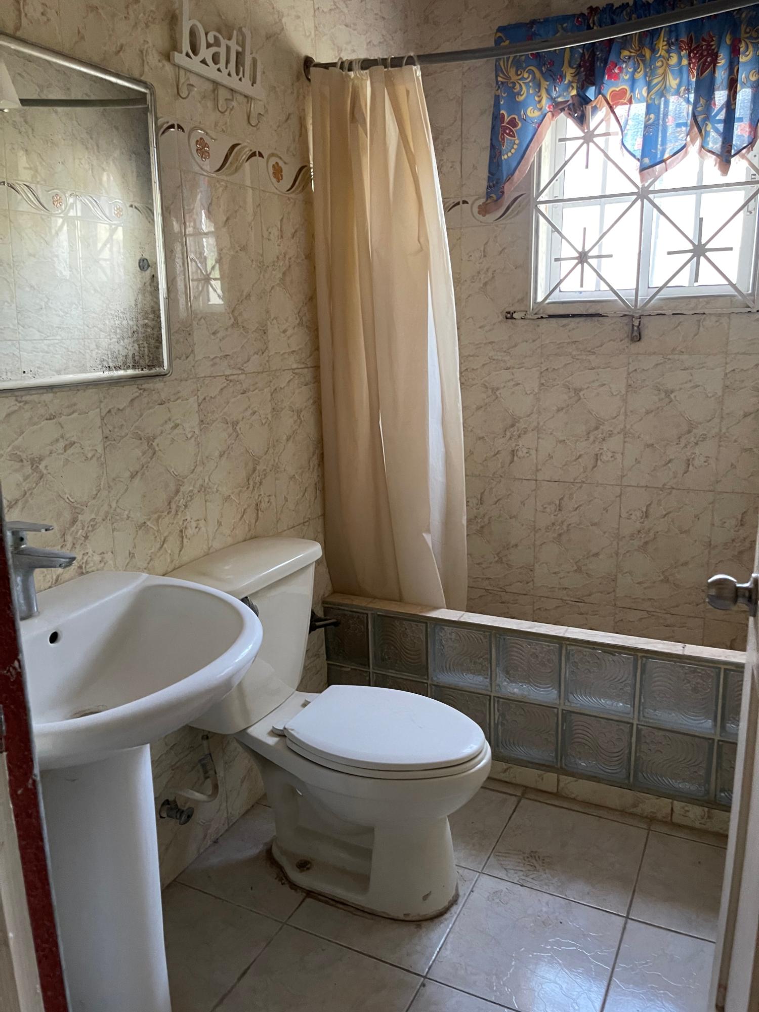 Sixteenth image of 185 Westminister Avenue in Horizon Park, St. Catherine, Jamaica - property is For Rent