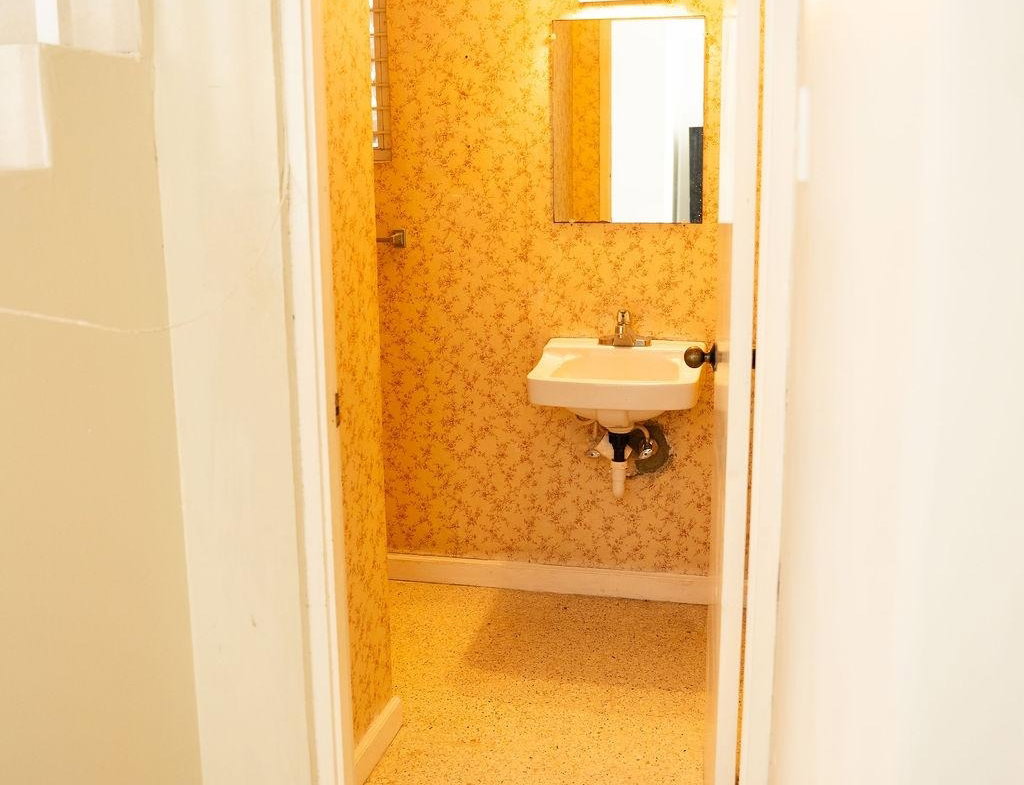 Eleventh image of 1-2a Bamboo Avenue in Kingston 6, St. Andrew, Jamaica - property is For Rent
