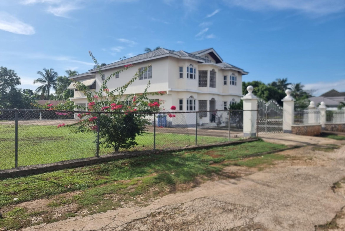 Second image of 8 Rosedale Crescent in Four Paths, Clarendon, Jamaica - property is For Sale