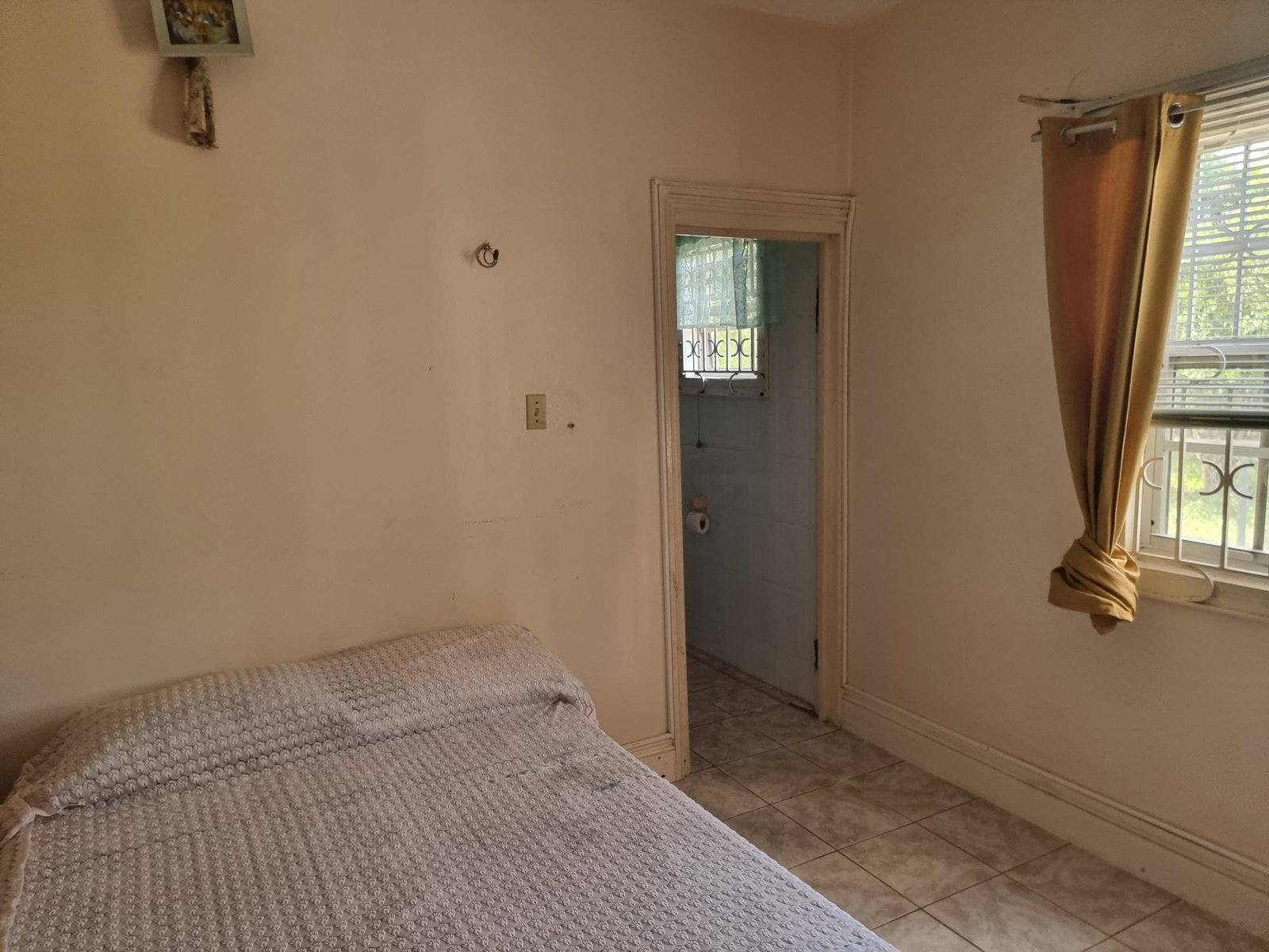 Ninth image of 8 Rosedale Crescent in Four Paths, Clarendon, Jamaica - property is For Sale
