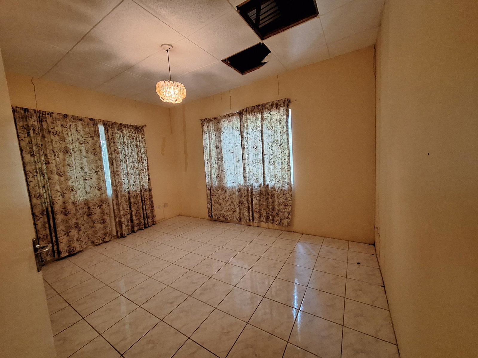 Eleventh image of 17 Sunnyfield Drive, Havenda in Kingston 19, St. Andrew, Jamaica - property is For Sale