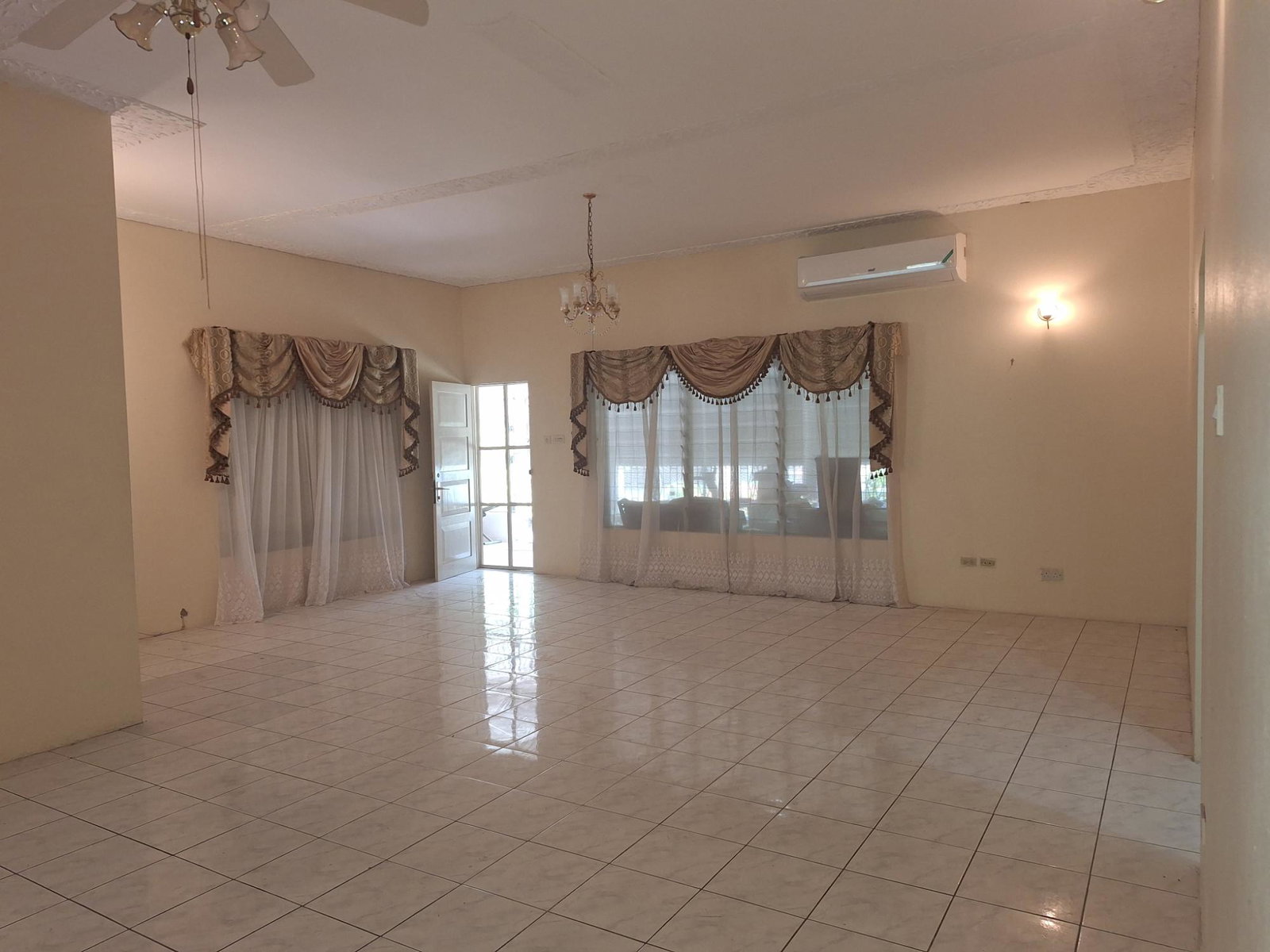 Thirteenth image of 17 Sunnyfield Drive, Havenda in Kingston 19, St. Andrew, Jamaica - property is For Sale