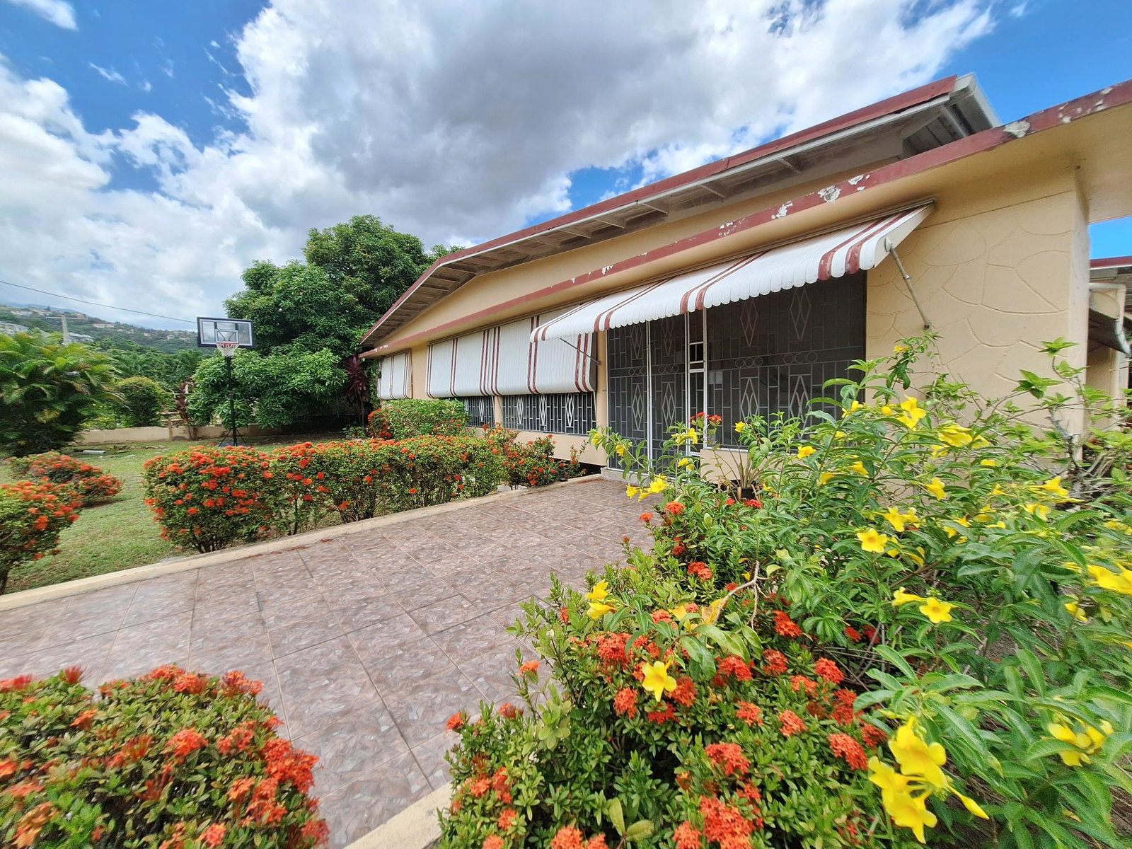 Fourteenth image of 17 Sunnyfield Drive, Havenda in Kingston 19, St. Andrew, Jamaica - property is For Sale