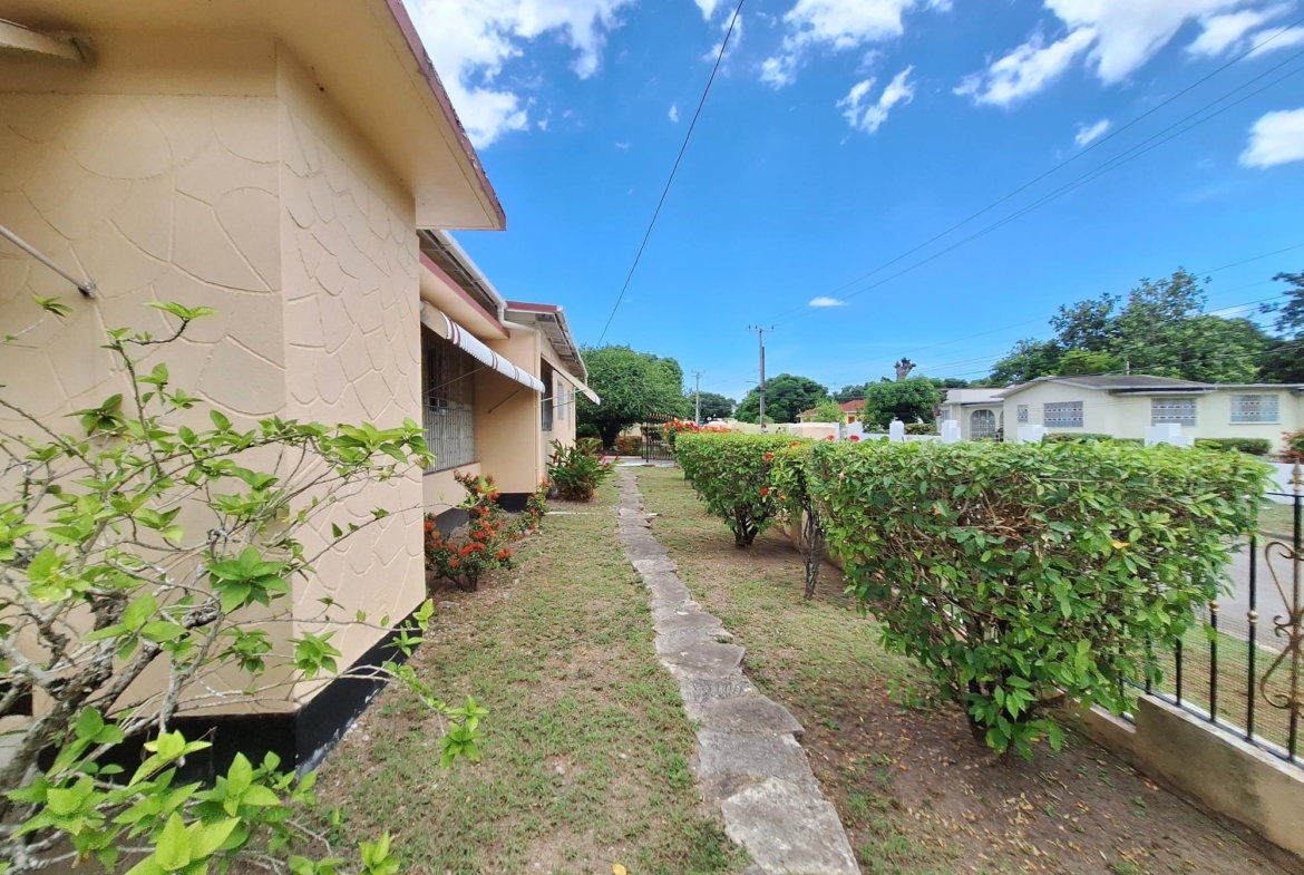 Fifteenth image of 17 Sunnyfield Drive, Havenda in Kingston 19, St. Andrew, Jamaica - property is For Sale