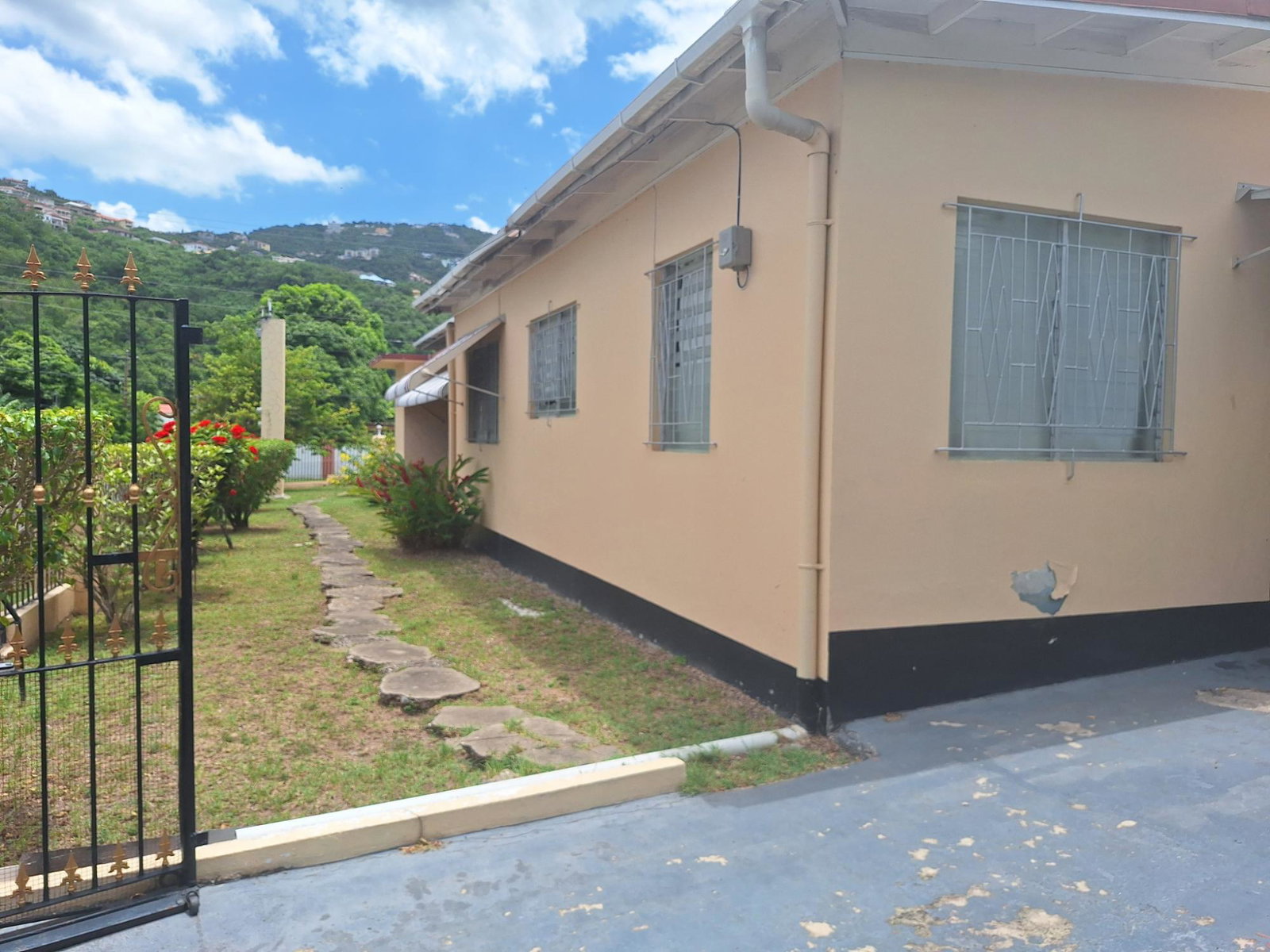 Eighteenth image of 17 Sunnyfield Drive, Havenda in Kingston 19, St. Andrew, Jamaica - property is For Sale