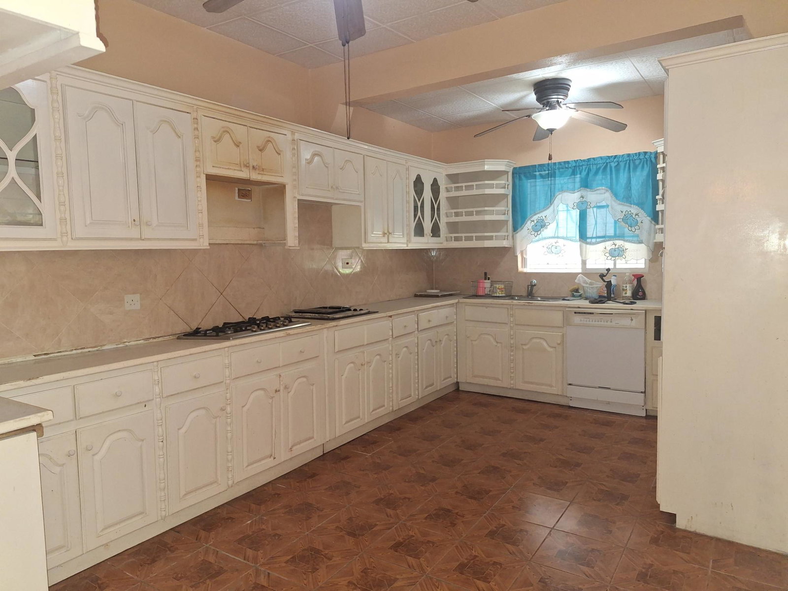 Sixth image of 17 Sunnyfield Drive, Havenda in Kingston 19, St. Andrew, Jamaica - property is For Sale