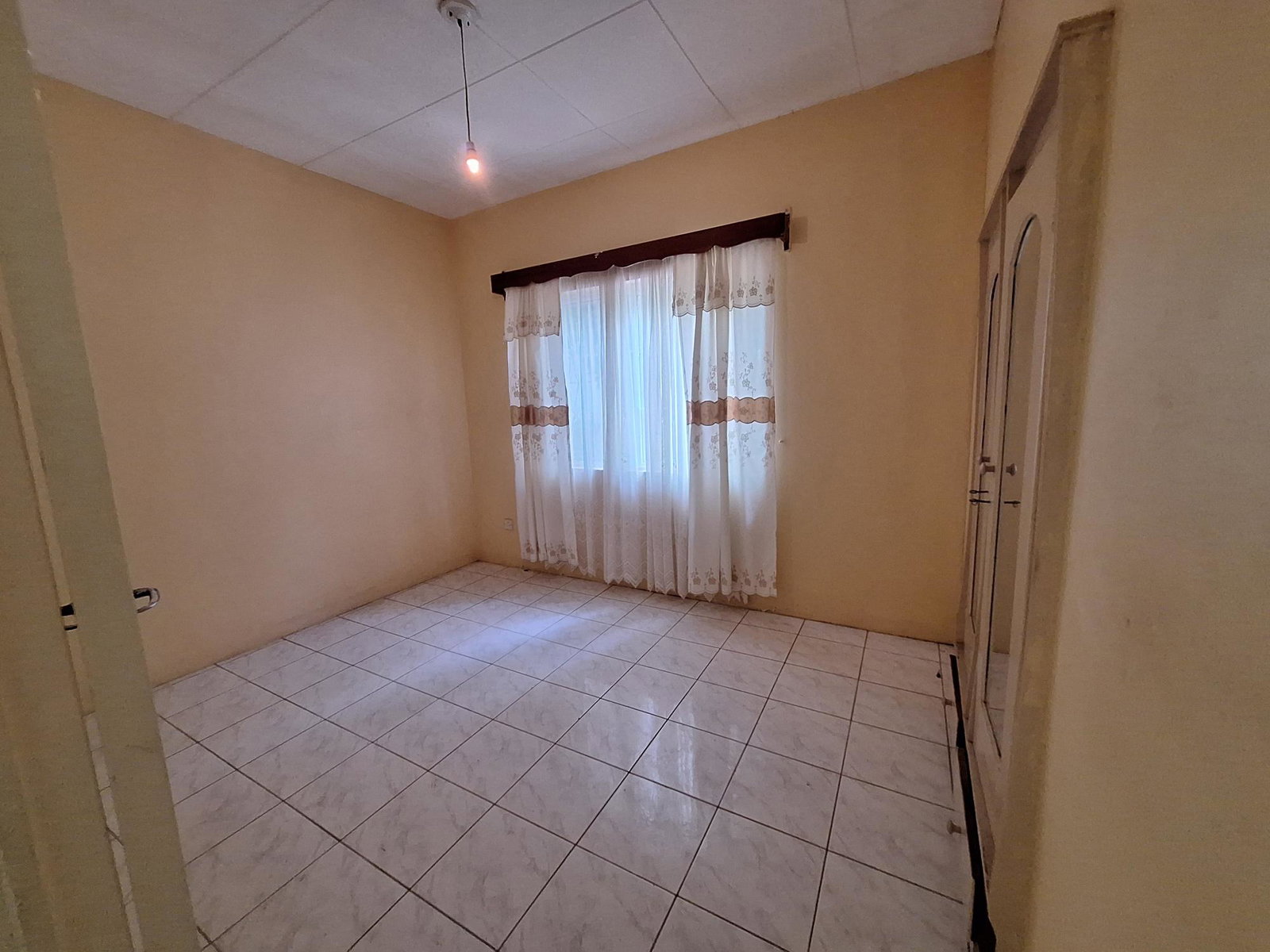 Ninth image of 17 Sunnyfield Drive, Havenda in Kingston 19, St. Andrew, Jamaica - property is For Sale