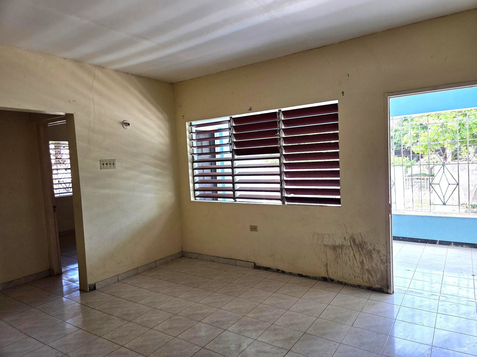 Spacious-4-Bedroom-House-for-Sale-in-Jamaica-St.-Catherine-46-Leamington-Dr Eleventh image of 46 Leamington Drive in Spanish Town, St. Catherine, Jamaica - property is For Sale