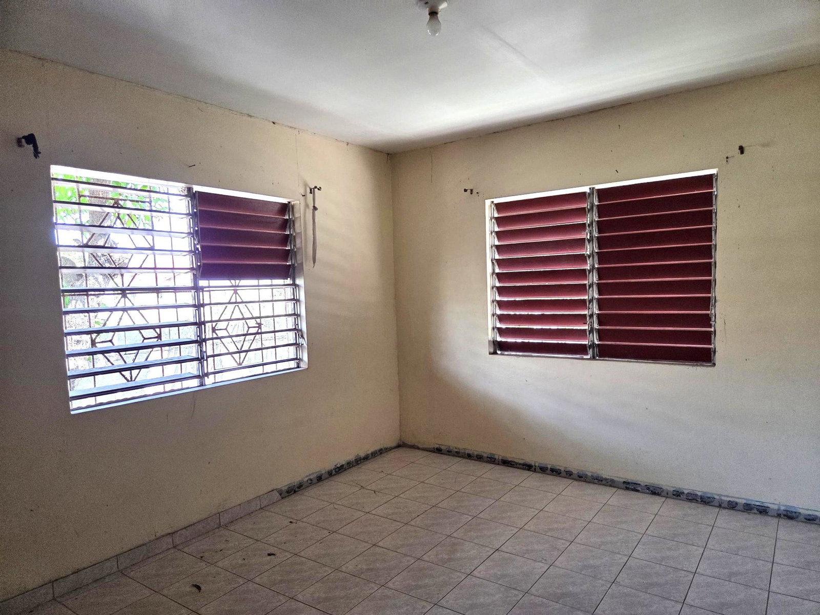 Spacious-4-Bedroom-House-for-Sale-in-Jamaica-St.-Catherine-46-Leamington-Dr Eighth image of 46 Leamington Drive in Spanish Town, St. Catherine, Jamaica - property is For Sale