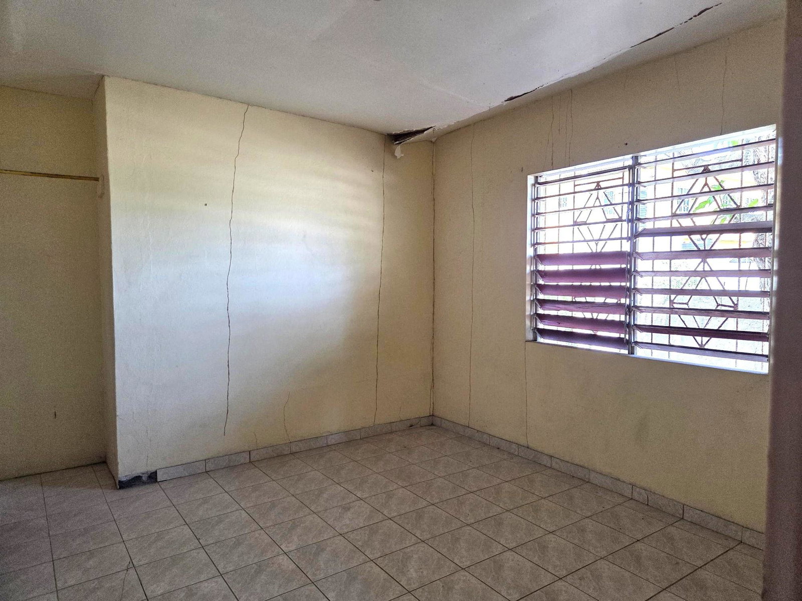 Spacious-4-Bedroom-House-for-Sale-in-Jamaica-St.-Catherine-46-Leamington-Dr Ninth image of 46 Leamington Drive in Spanish Town, St. Catherine, Jamaica - property is For Sale