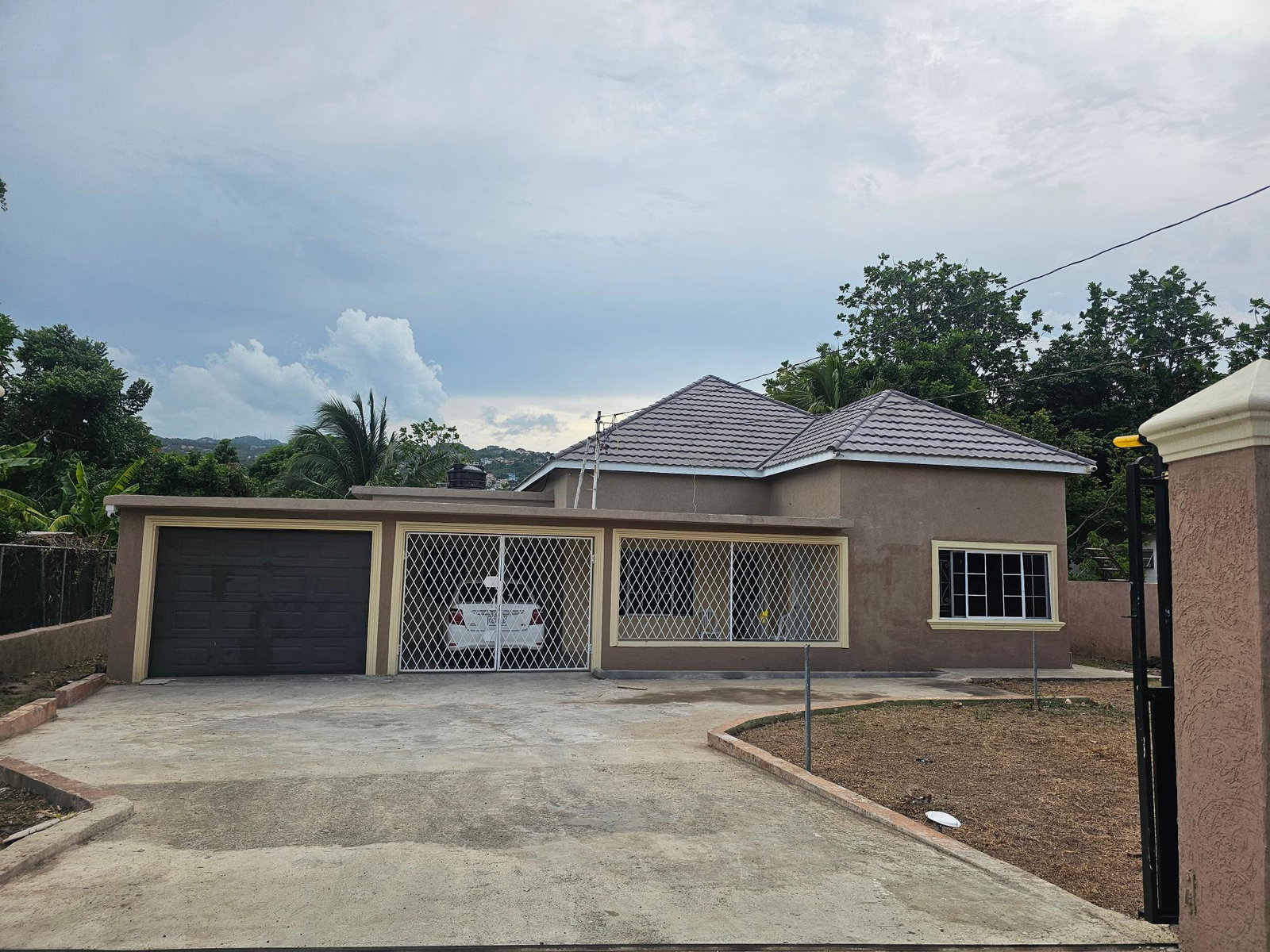 Spacious-5-Bedroom-House-for-Sale-in-Kingston-19-St.-Andrew-Jamaica Second image of 40 Burbank Avenue in Kingston 19, St. Andrew, Jamaica - property is For Sale