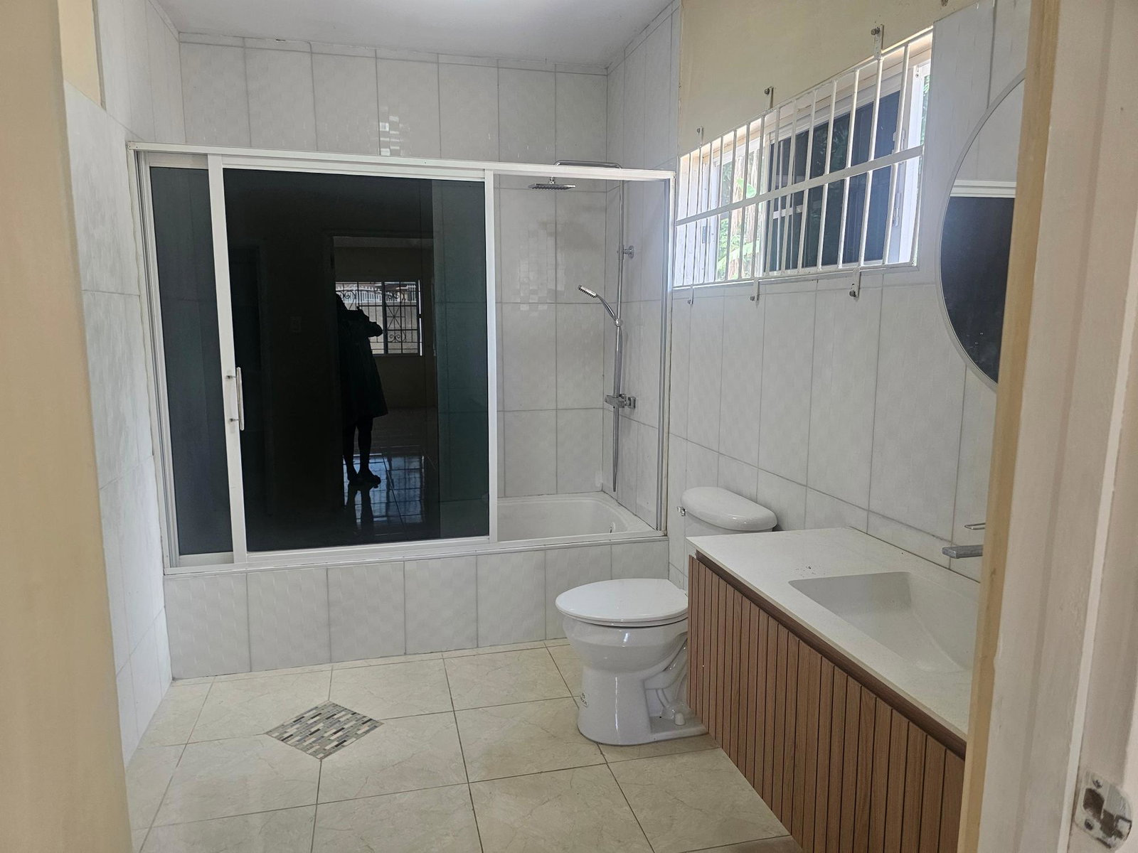 Spacious-5-Bedroom-House-for-Sale-in-Kingston-19-St.-Andrew-Jamaica Fourteenth image of 40 Burbank Avenue in Kingston 19, St. Andrew, Jamaica - property is For Sale