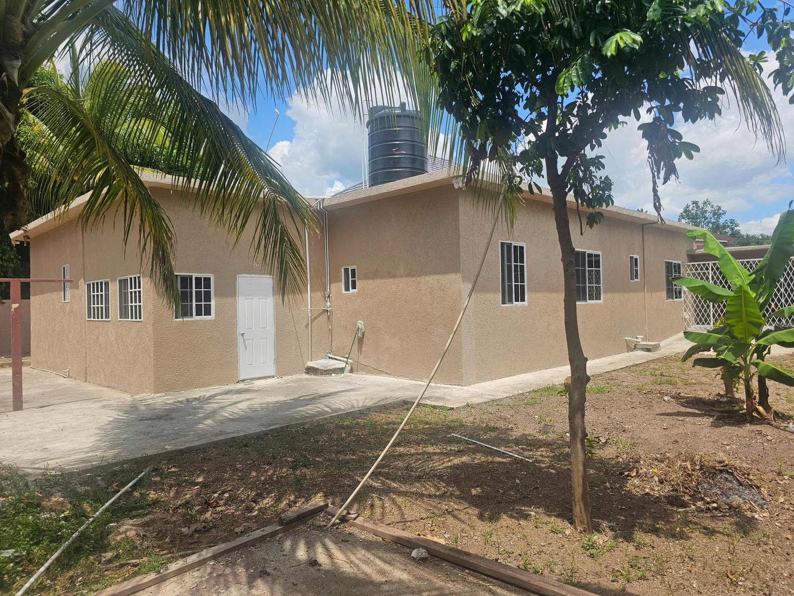 Spacious-5-Bedroom-House-for-Sale-in-Kingston-19-St.-Andrew-Jamaica Seventeenth image of 40 Burbank Avenue in Kingston 19, St. Andrew, Jamaica - property is For Sale