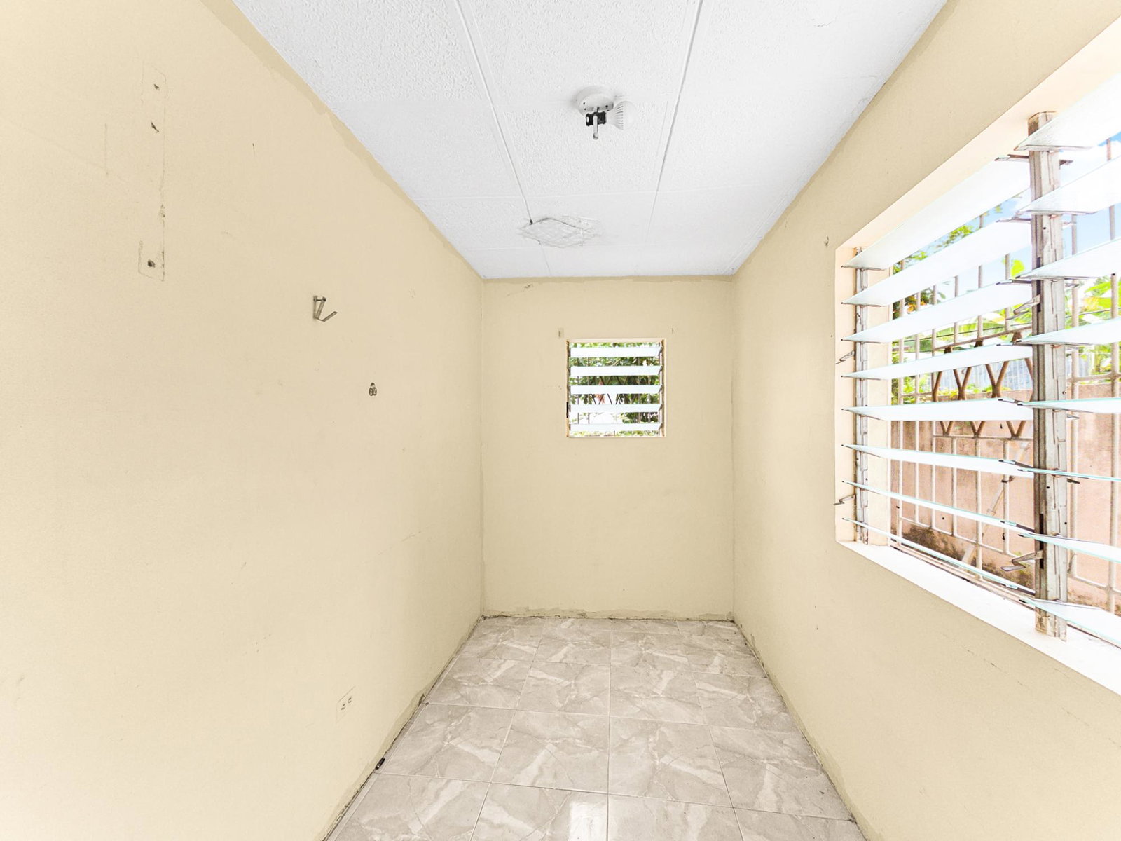 Spacious-5-Bedroom-Multifamily-Home-for-Sale-in-Havendale-Kingston-St.-Andrew Thirteenth image of 31 Chevy Chase in Kingston 19, St. Andrew, Jamaica - property is For Sale