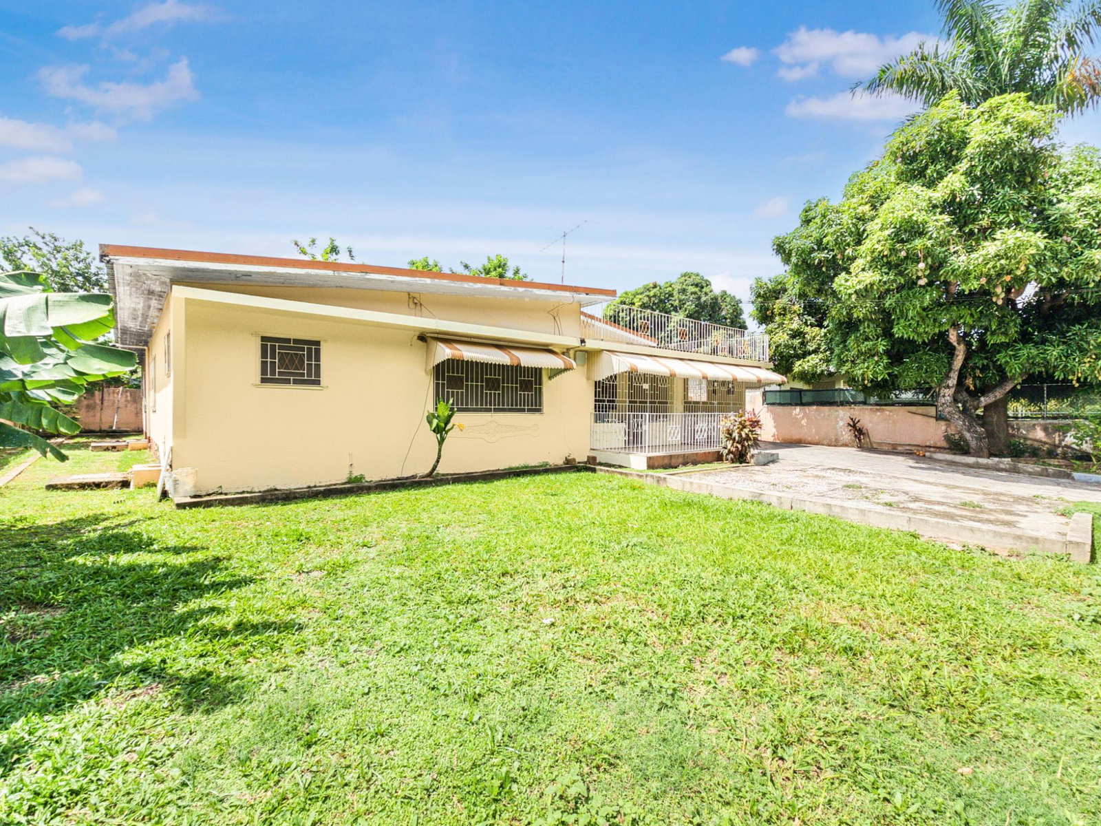 Spacious-5-Bedroom-Multifamily-Home-for-Sale-in-Havendale-Kingston-St.-Andrew Third image of 31 Chevy Chase in Kingston 19, St. Andrew, Jamaica - property is For Sale