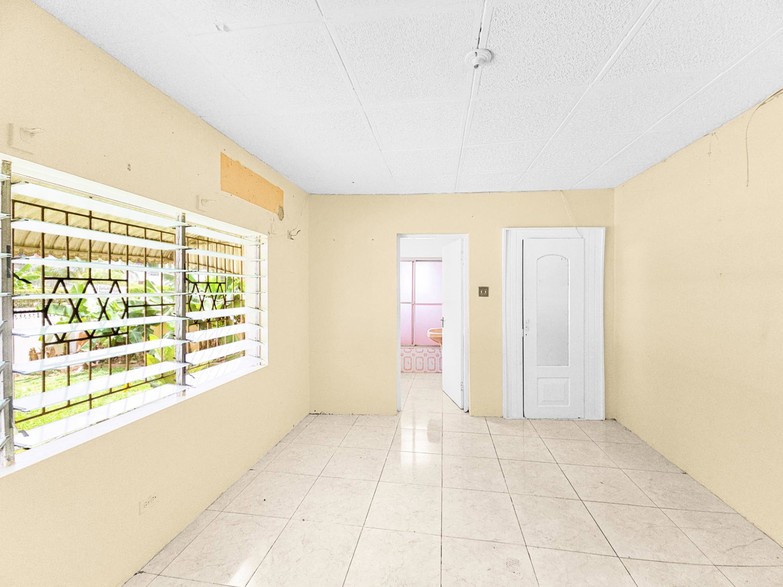 Spacious-5-Bedroom-Multifamily-Home-for-Sale-in-Havendale-Kingston-St.-Andrew Sixth image of 31 Chevy Chase in Kingston 19, St. Andrew, Jamaica - property is For Sale