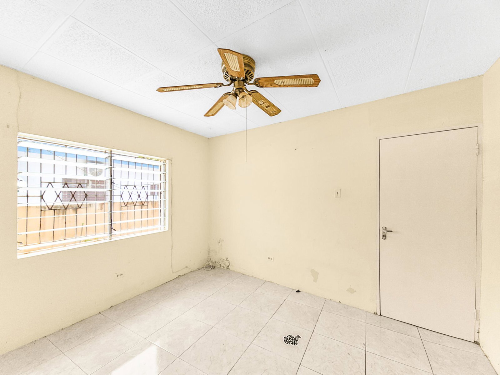 Spacious-5-Bedroom-Multifamily-Home-for-Sale-in-Havendale-Kingston-St.-Andrew Ninth image of 31 Chevy Chase in Kingston 19, St. Andrew, Jamaica - property is For Sale
