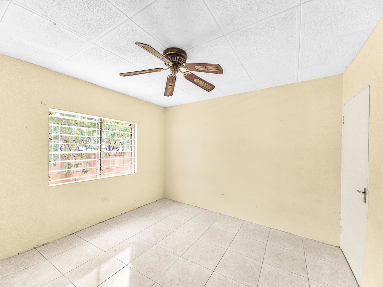 Spacious-5-Bedroom-Multifamily-Home-for-Sale-in-Havendale-Kingston-St.-Andrew Tenth image of 31 Chevy Chase in Kingston 19, St. Andrew, Jamaica - property is For Sale